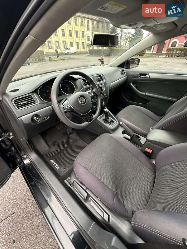 Седан Volkswagen Jetta 2017 в Дніпрі