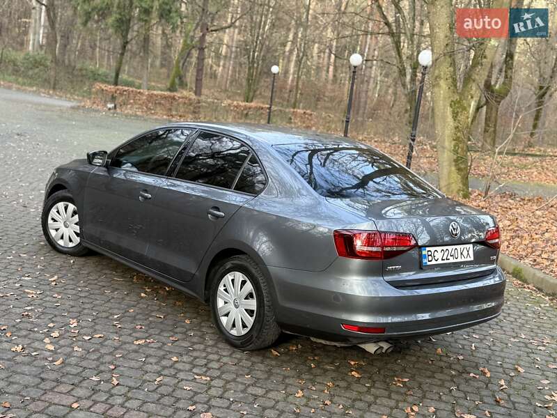 Седан Volkswagen Jetta 2015 в Львове фото 57 Седан Volkswagen Jetta 2015 в Львове