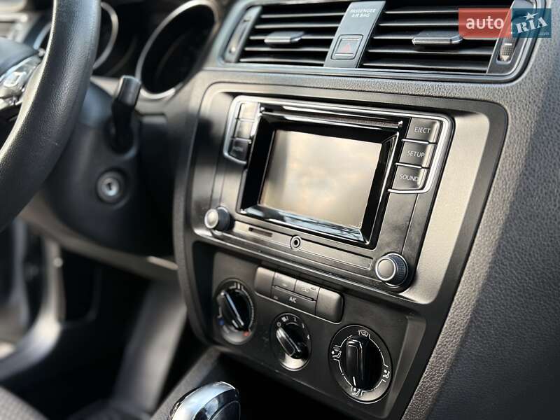 Седан Volkswagen Jetta 2015 в Львове фото 100 Седан Volkswagen Jetta 2015 в Львове