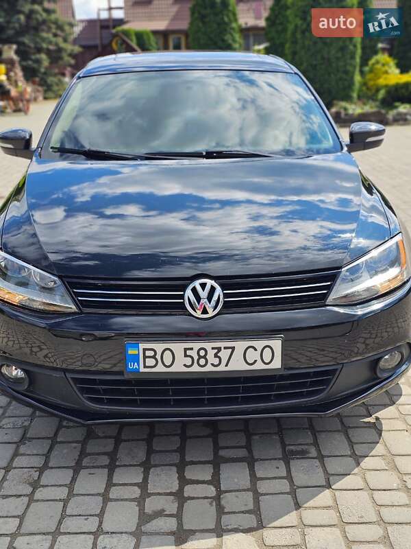 Седан Volkswagen Jetta 2012 в Борщеві