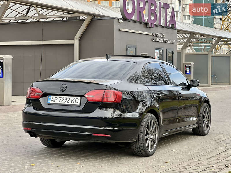 Седан Volkswagen Jetta 2012 в Днепре