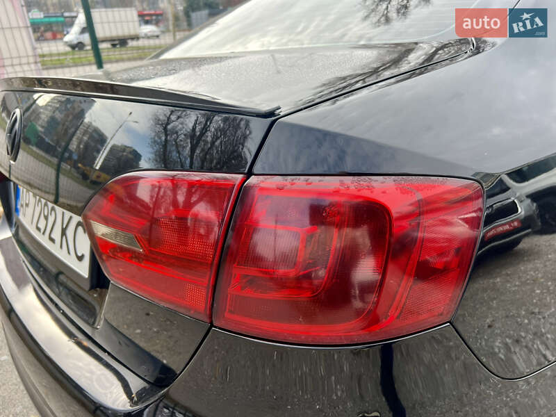 Седан Volkswagen Jetta 2012 в Днепре