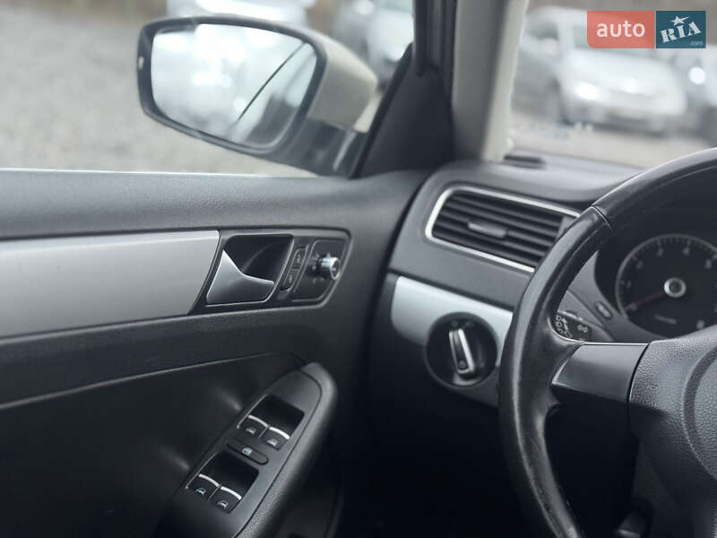 Седан Volkswagen Jetta 2012 в Хмельницькому фото 30 Седан Volkswagen Jetta 2012 в Хмельницькому
