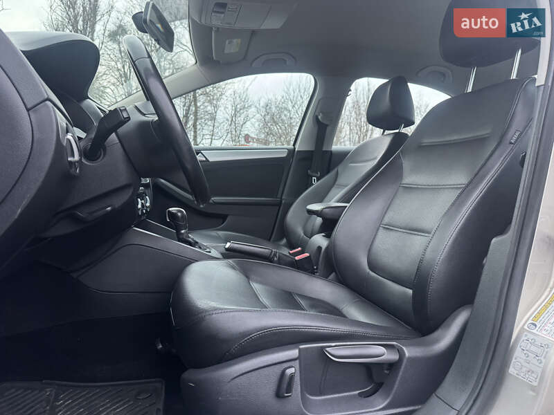 Седан Volkswagen Jetta 2012 в Хмельницькому фото 35 Седан Volkswagen Jetta 2012 в Хмельницькому