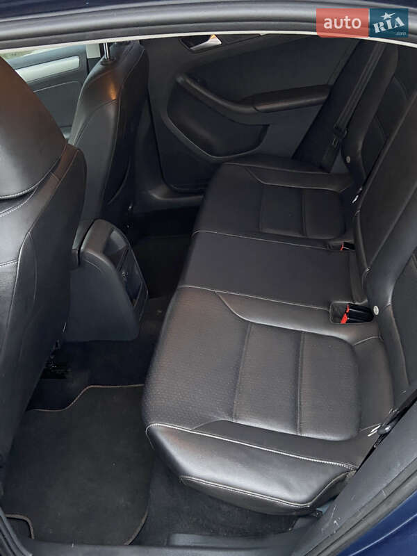 Седан Volkswagen Jetta 2017 в Киеве