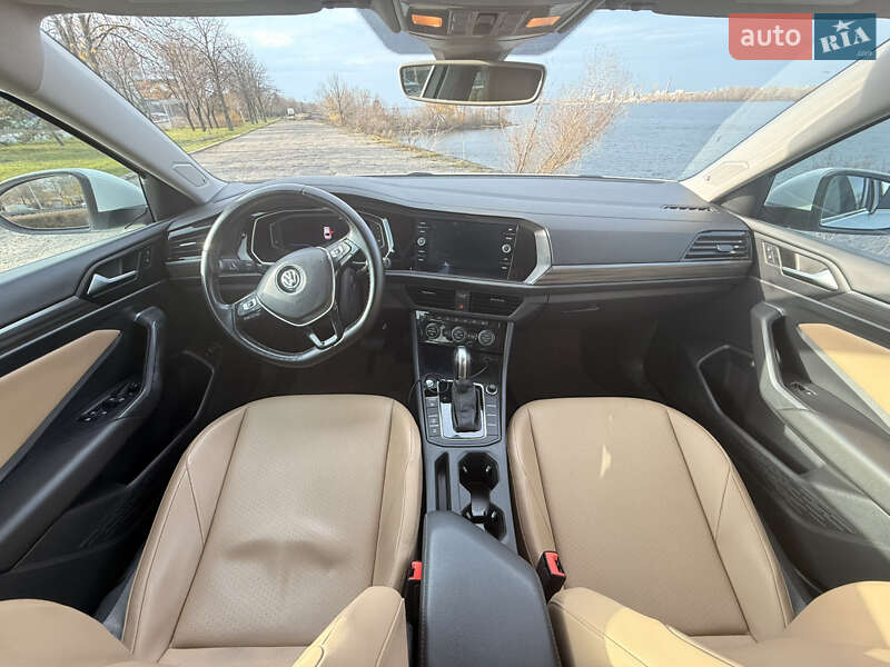 Седан Volkswagen Jetta 2018 в Дніпрі