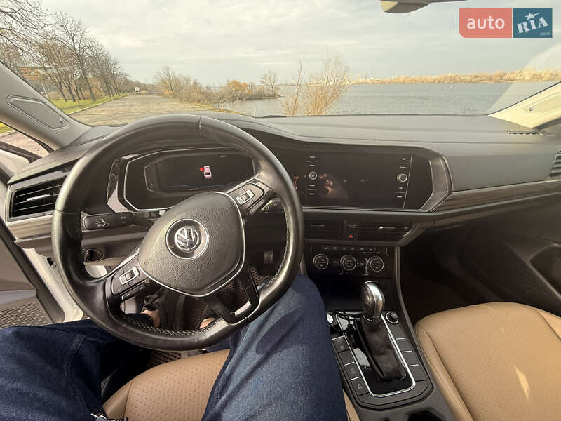 Седан Volkswagen Jetta 2018 в Дніпрі