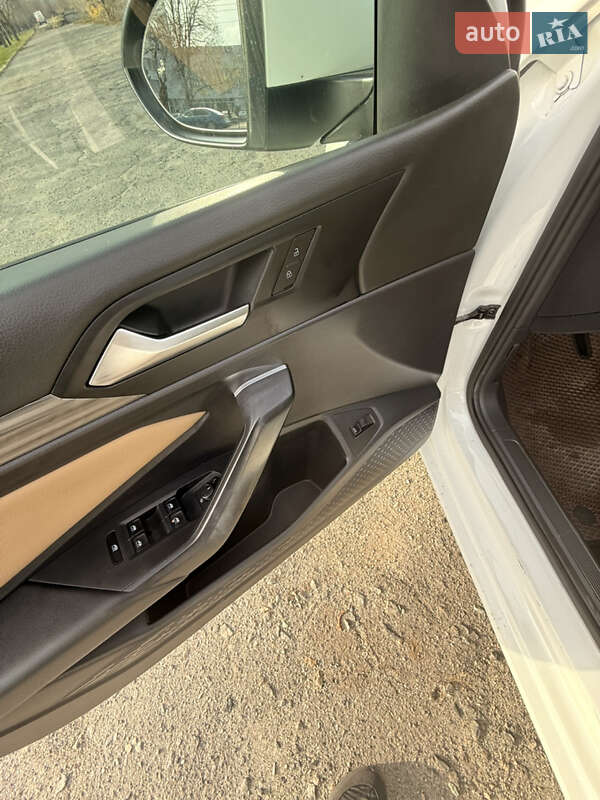 Седан Volkswagen Jetta 2018 в Дніпрі