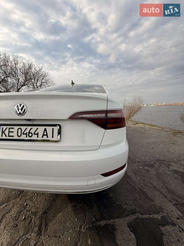 Седан Volkswagen Jetta 2018 в Дніпрі
