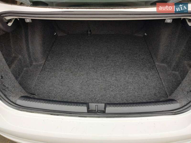 Седан Volkswagen Jetta 2014 в Одесі