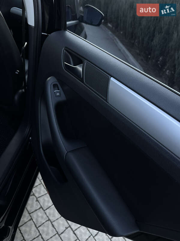 Седан Volkswagen Jetta 2014 в Полтаві