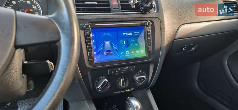 Седан Volkswagen Jetta 2014 в Запоріжжі