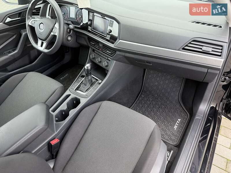 Седан Volkswagen Jetta 2019 в Одесі