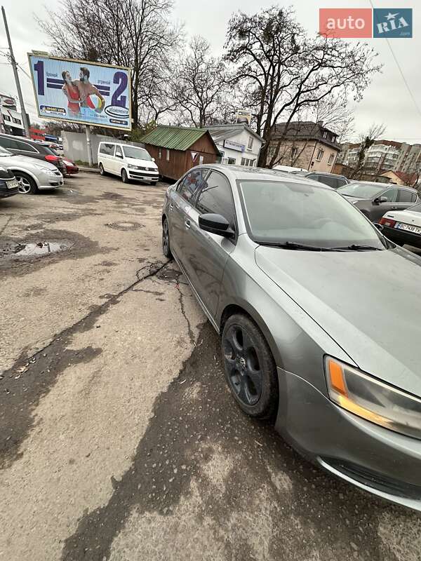 Седан Volkswagen Jetta 2012 в Львове