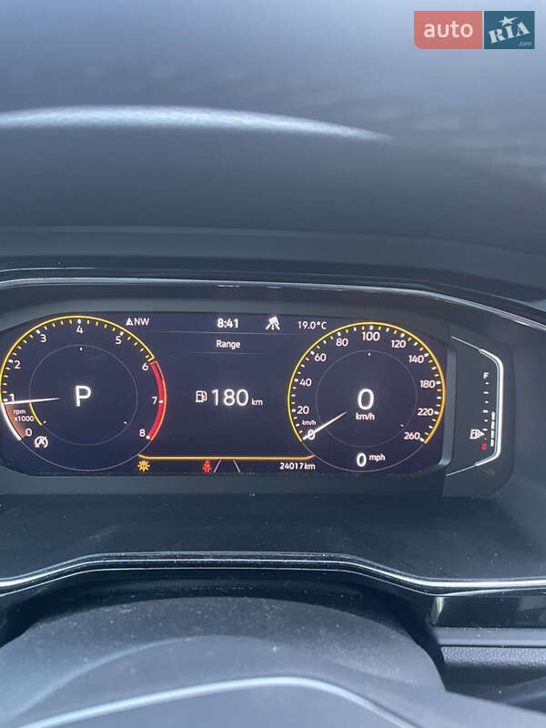 Седан Volkswagen Jetta 2023 в Надвірній