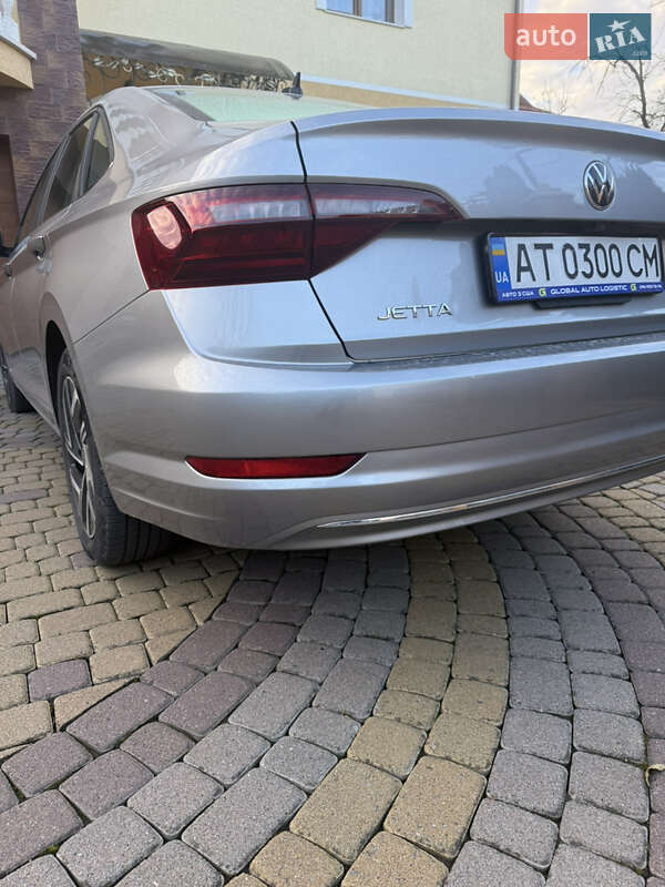 Седан Volkswagen Jetta 2023 в Надвірній