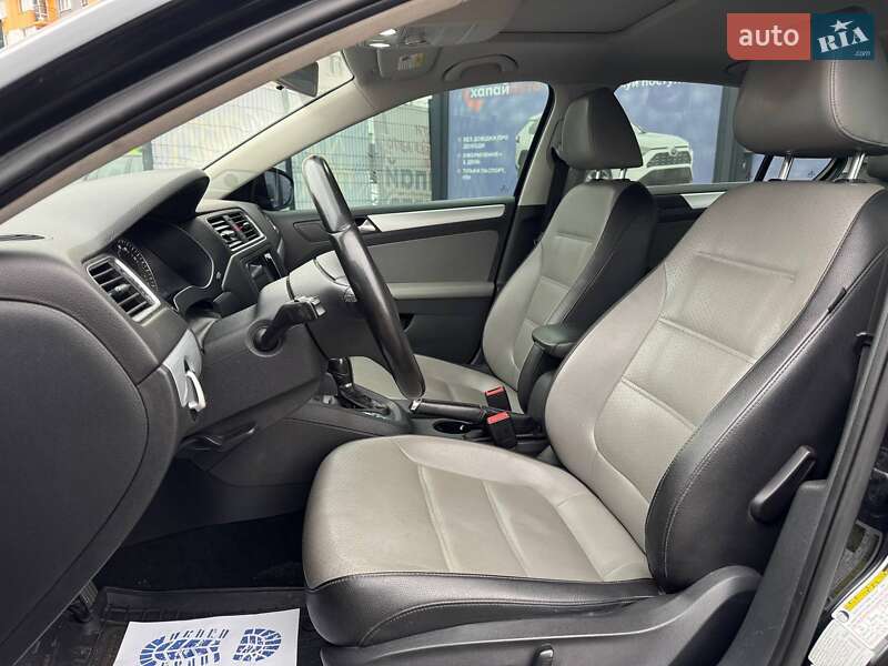 Седан Volkswagen Jetta 2013 в Вінниці
