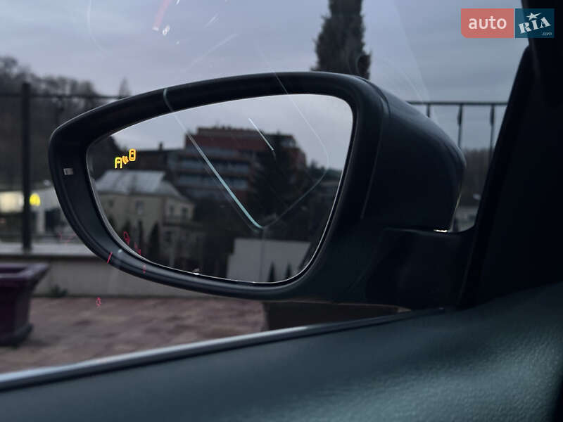 Седан Volkswagen Jetta 2016 в Киеве