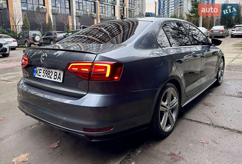 Седан Volkswagen Jetta 2016 в Киеве