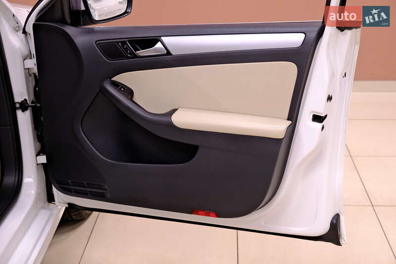 Седан Volkswagen Jetta 2012 в Одессе фото 37 Седан Volkswagen Jetta 2012 в Одессе