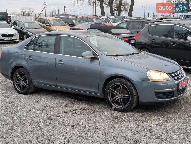 Седан Volkswagen Jetta 2006 в Ровно