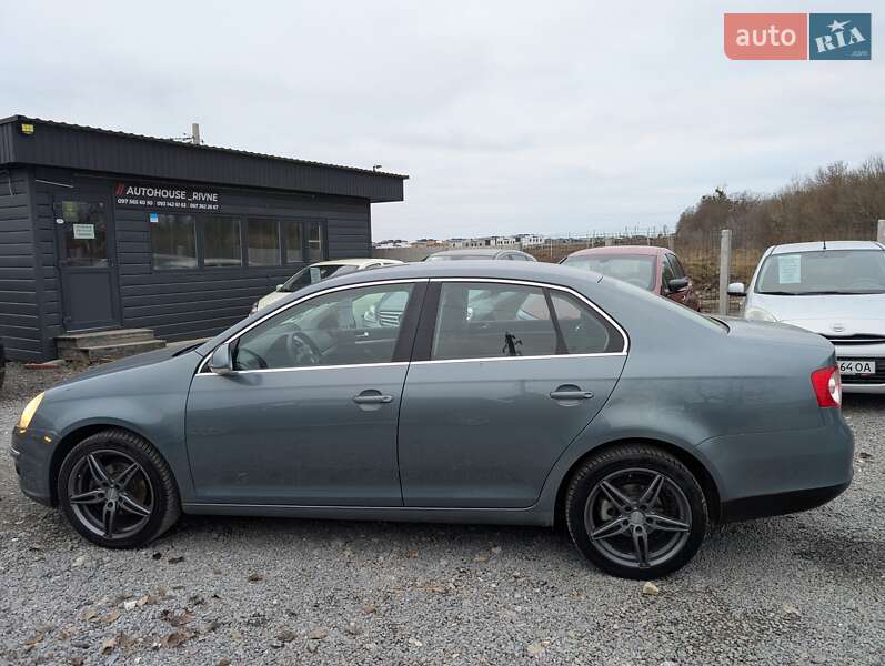 Седан Volkswagen Jetta 2006 в Ровно