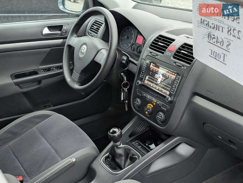 Седан Volkswagen Jetta 2006 в Ровно