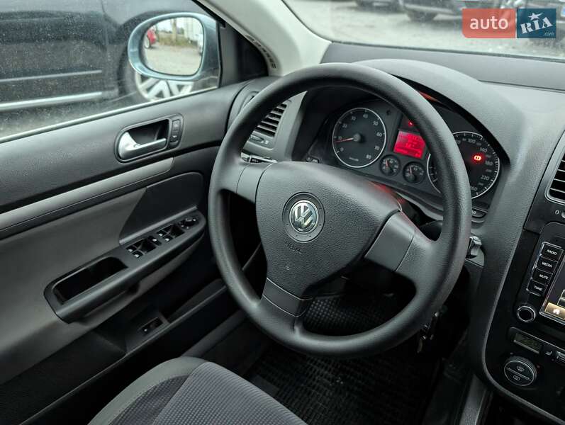 Седан Volkswagen Jetta 2006 в Ровно