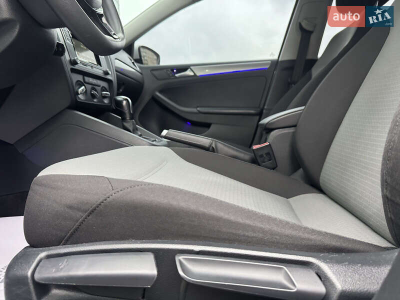 Седан Volkswagen Jetta 2017 в Днепре фото 25 Седан Volkswagen Jetta 2017 в Днепре
