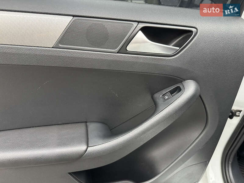 Седан Volkswagen Jetta 2017 в Днепре фото 29 Седан Volkswagen Jetta 2017 в Днепре