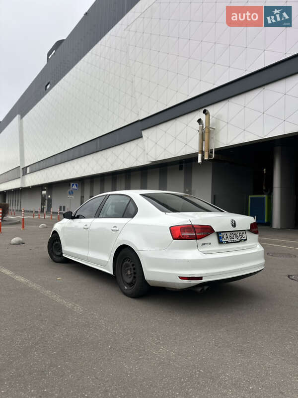 Седан Volkswagen Jetta 2015 в Киеве