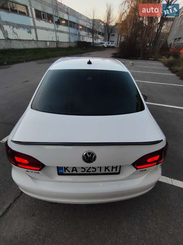 Седан Volkswagen Jetta 2012 в Кропивницькому