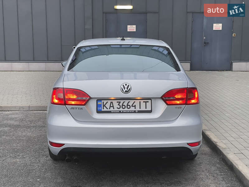 Седан Volkswagen Jetta 2012 в Киеве