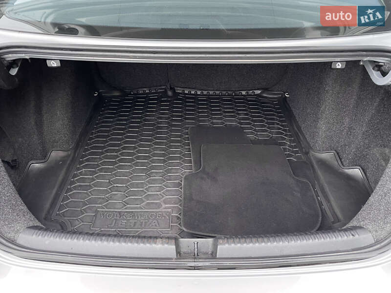 Седан Volkswagen Jetta 2012 в Киеве