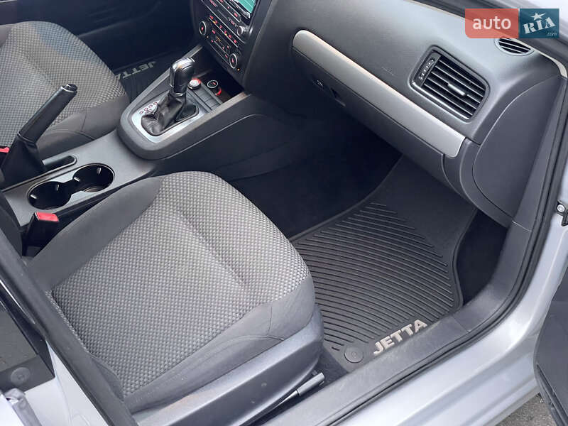 Седан Volkswagen Jetta 2012 в Киеве