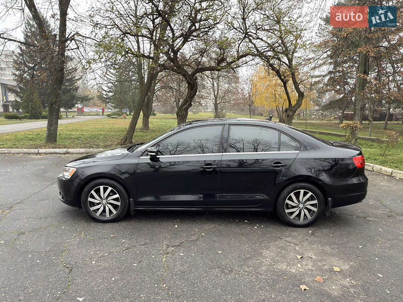 Седан Volkswagen Jetta 2013 в Кременчуці
