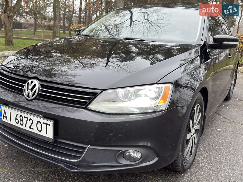 Седан Volkswagen Jetta 2013 в Кременчуці