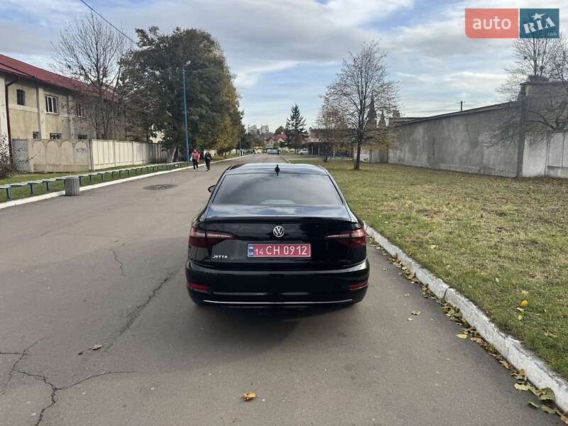 Седан Volkswagen Jetta 2020 в Львові