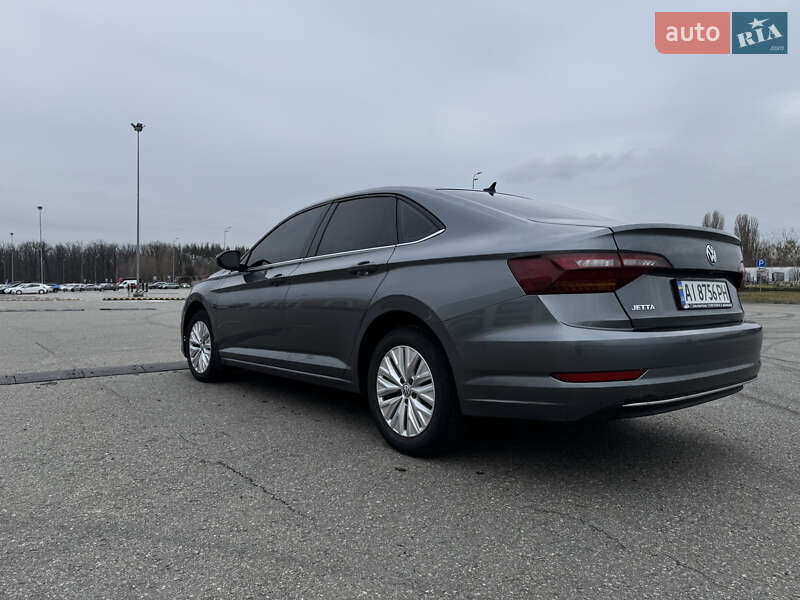 Седан Volkswagen Jetta 2019 в Киеве