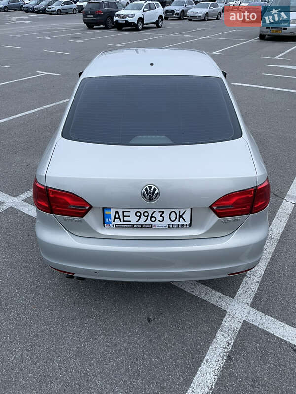 Седан Volkswagen Jetta 2011 в Києві фото 8 Седан Volkswagen Jetta 2011 в Києві
