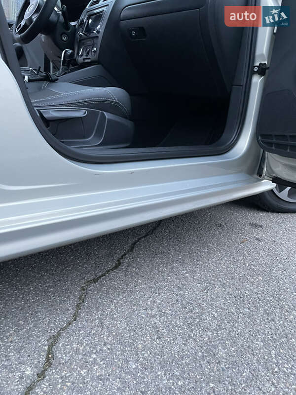 Седан Volkswagen Jetta 2011 в Києві фото 30 Седан Volkswagen Jetta 2011 в Києві