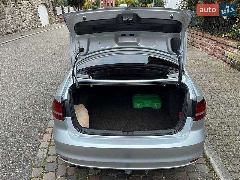 Седан Volkswagen Jetta 2015 в Звенигородці фото 6 Седан Volkswagen Jetta 2015 в Звенигородці