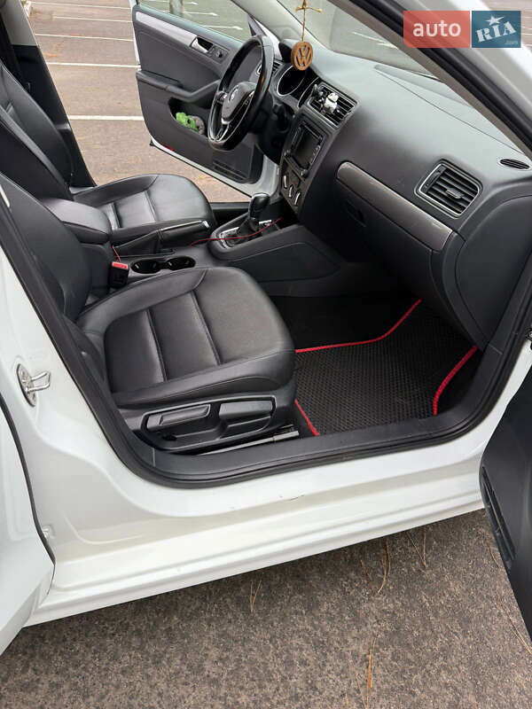 Седан Volkswagen Jetta 2015 в Одессе