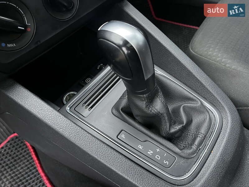 Седан Volkswagen Jetta 2014 в Киеве