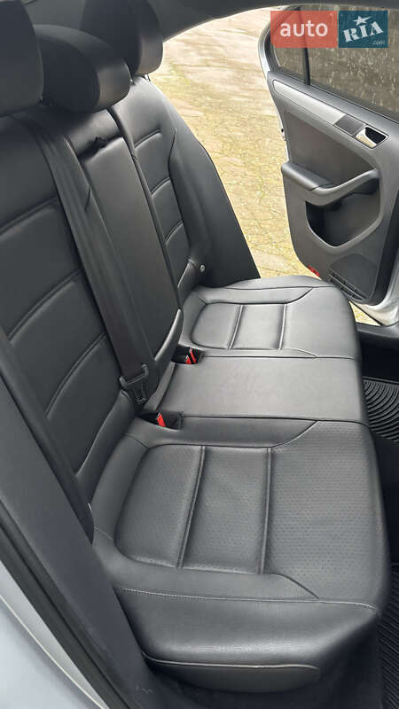 Седан Volkswagen Jetta 2014 в Житомирі фото 24 Седан Volkswagen Jetta 2014 в Житомирі