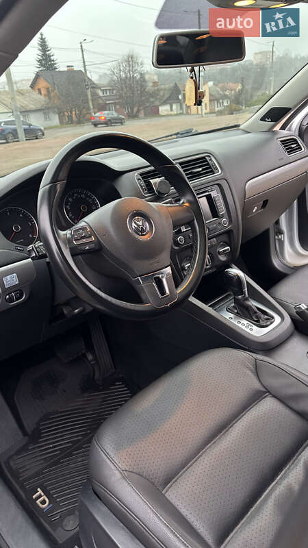 Седан Volkswagen Jetta 2014 в Житомирі фото 27 Седан Volkswagen Jetta 2014 в Житомирі