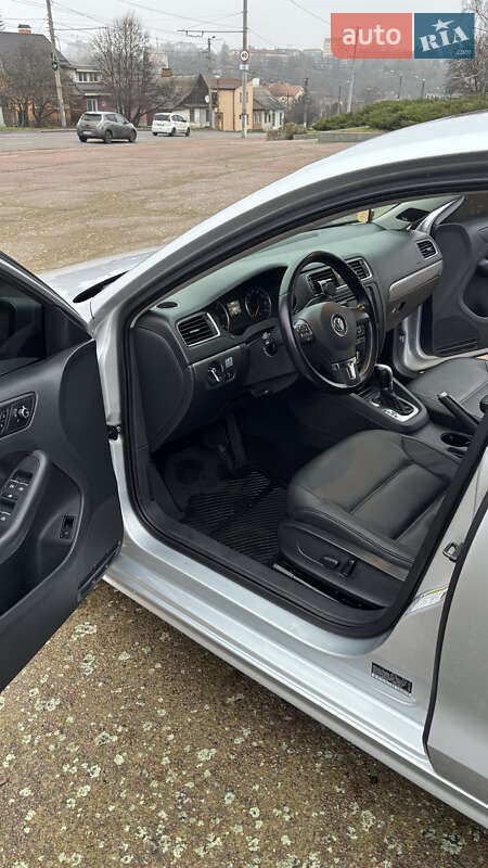 Седан Volkswagen Jetta 2014 в Житомирі фото 13 Седан Volkswagen Jetta 2014 в Житомирі