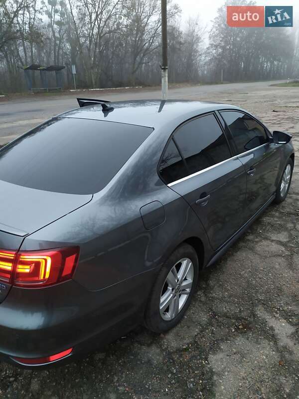 Седан Volkswagen Jetta 2013 в Тараще фото 24 Седан Volkswagen Jetta 2013 в Тараще