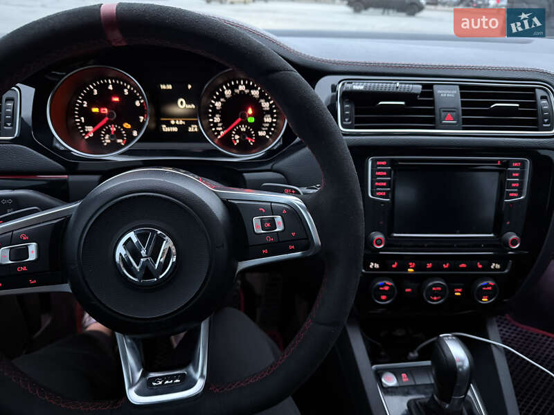 Седан Volkswagen Jetta 2016 в Запоріжжі фото 14 Седан Volkswagen Jetta 2016 в Запоріжжі