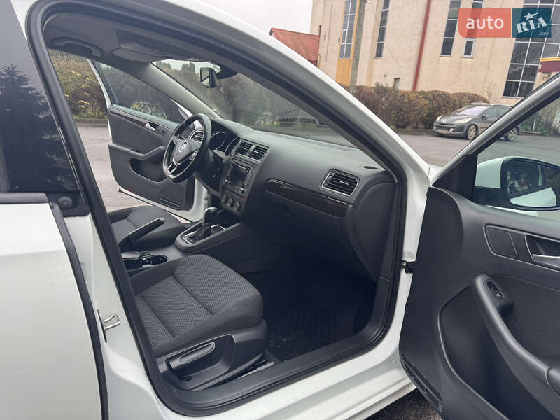 Седан Volkswagen Jetta 2015 в Тернополі фото 13 Седан Volkswagen Jetta 2015 в Тернополі
